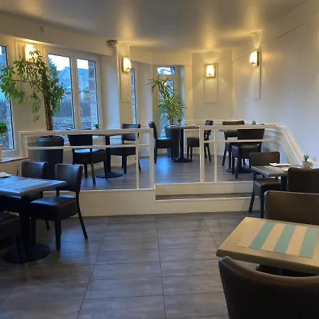 Hotel De La Mer 3*